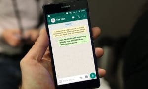 Cara Mudah Membuat Tulisan Terbalik Di WhatsApp